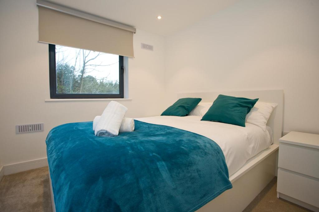 14 Compass Point room 4